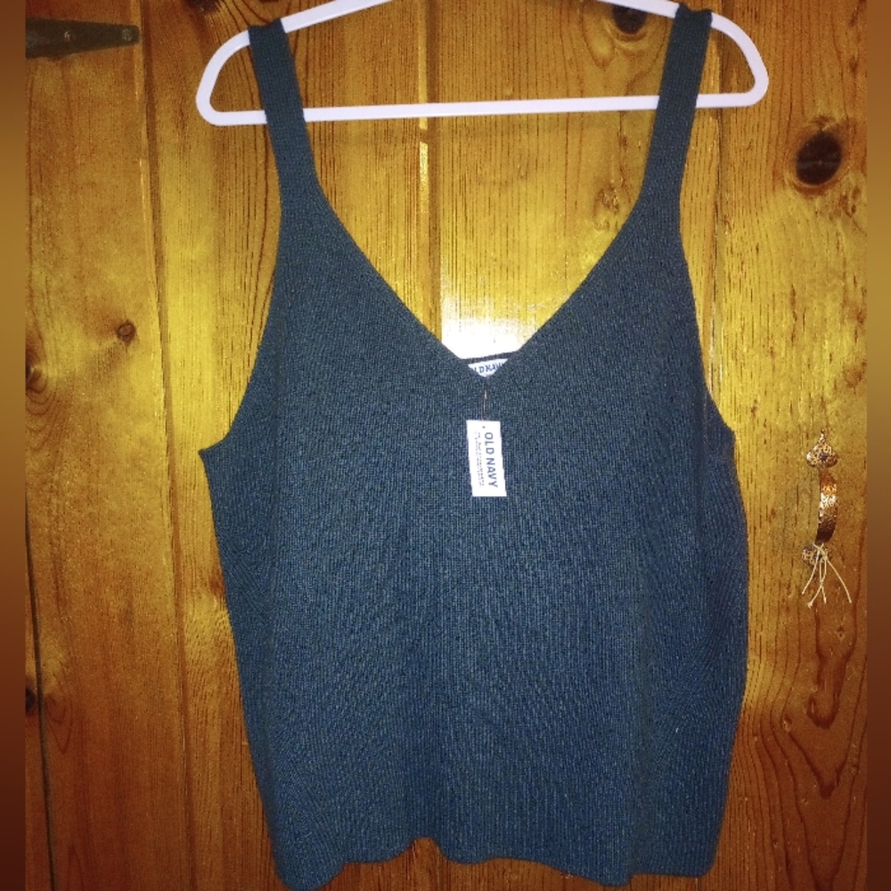 Old Navy Sweater Tank. New With Tag. Dark Green. Women's plus size 3x